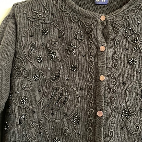 ⏳♻️GAP Black Beaded Floral Detail Sweater Shirt Button Outerwear Jacket size S - Picture 8 of 15